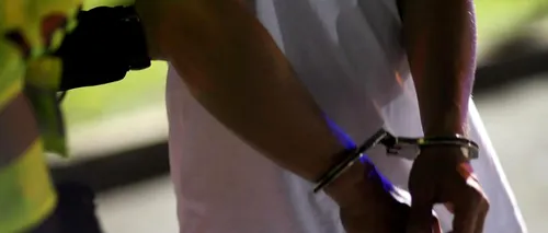 Un bărbat a fost arestat pentru că a filmat un polițist care înjura