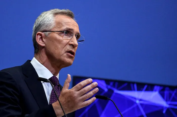 Jens Stoltenberg: Livrarea de arme grele către Ucraina „necesită timp”