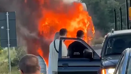 Accident GRAV pe autostrada A1, după ce un camion a izbucnit în flăcări