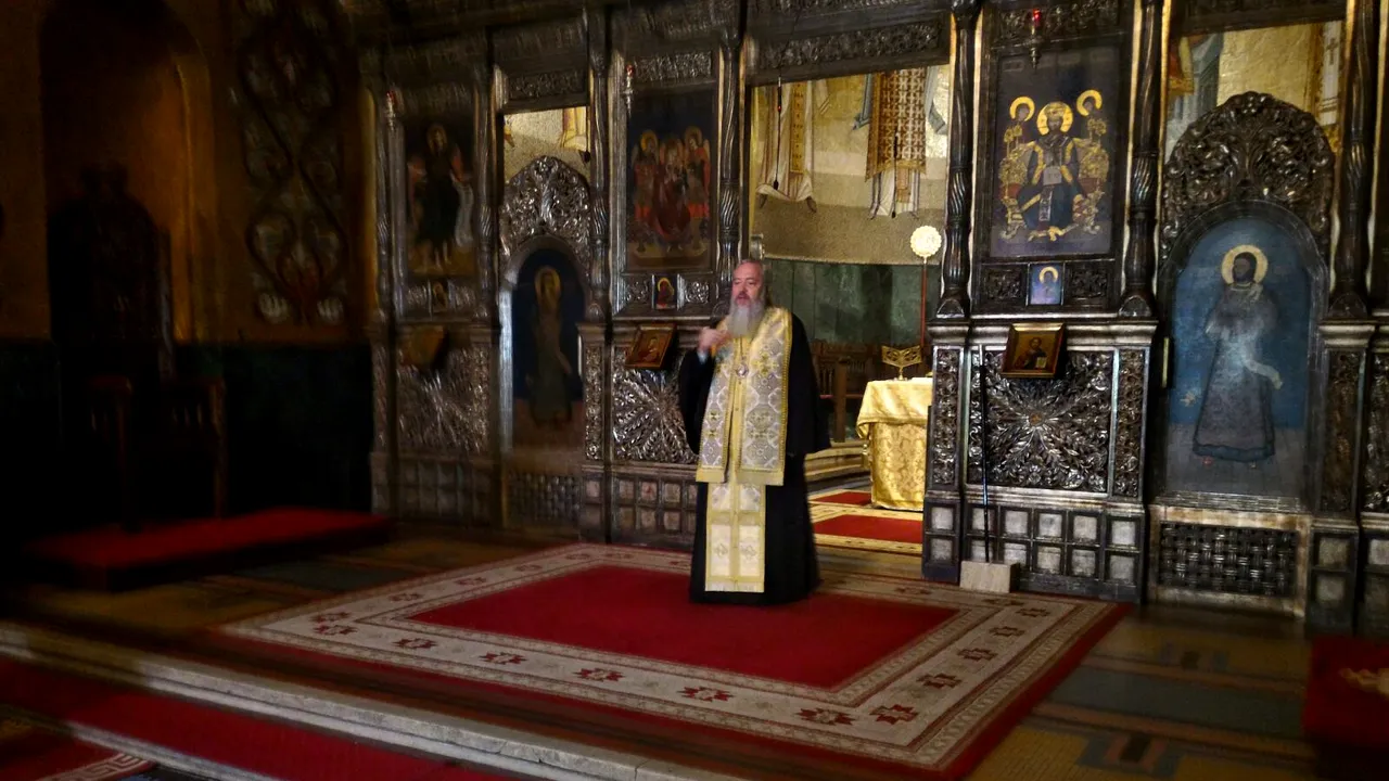 Rugăciune pentru sănătatea Regelui Mihai rostită de mitropolitul Andrei