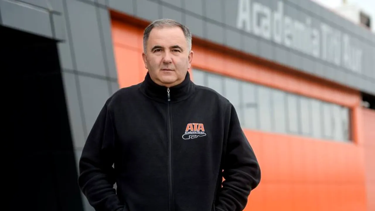 Titi Aur arată cum să reglezi oglinzile corect pentru a a avea o vizibilitate cât mai bună