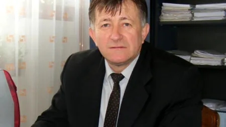 Un alt polițist a fost luat pe capota mașinii, la Baia Mare: agresorul are deja mai multe dosare penale