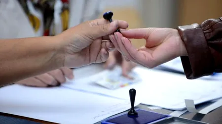 Aproape 40 de dosare penale pentru mită electorală, întocmite de polițiști în primele opt ore de la deschiderea urnelor