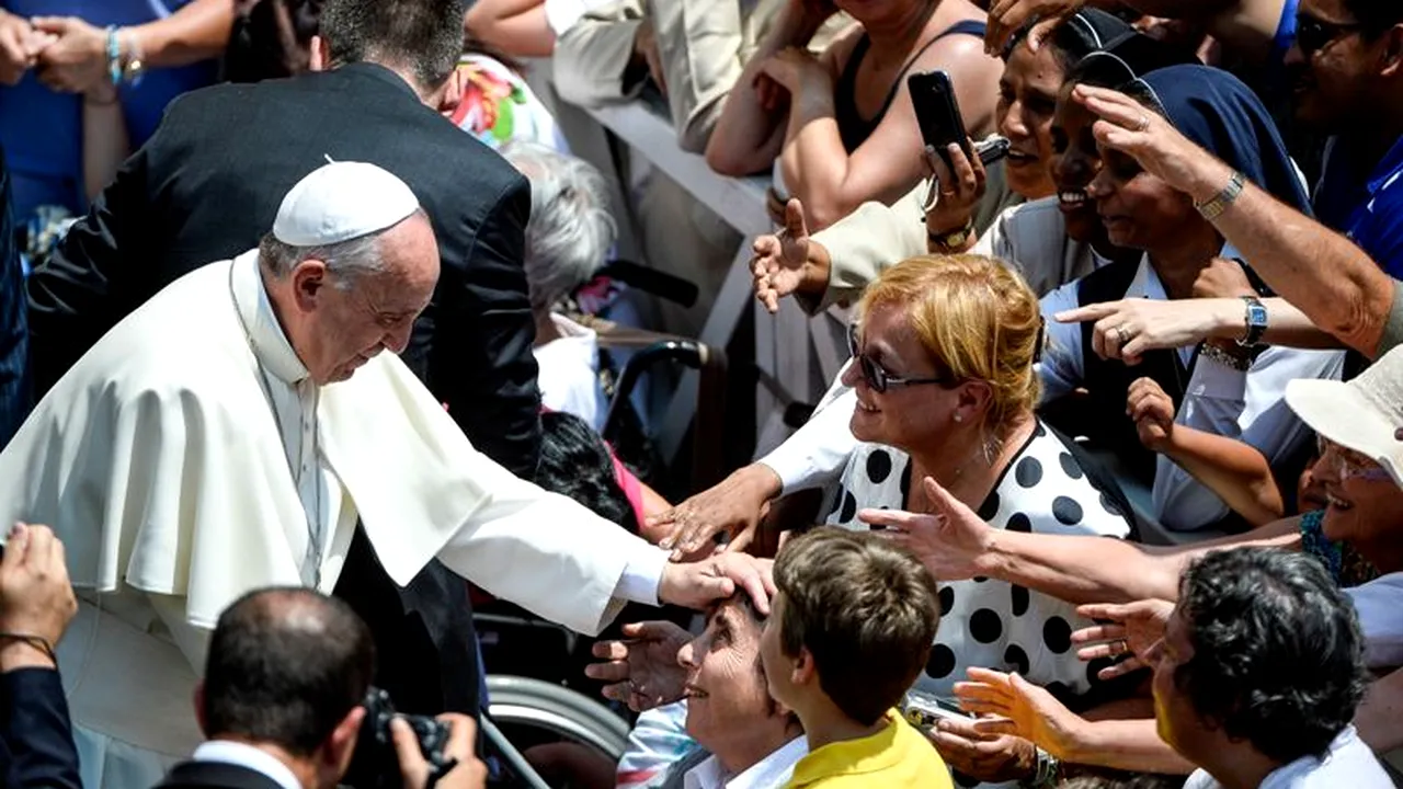 Papa Francisc a renunțat la 