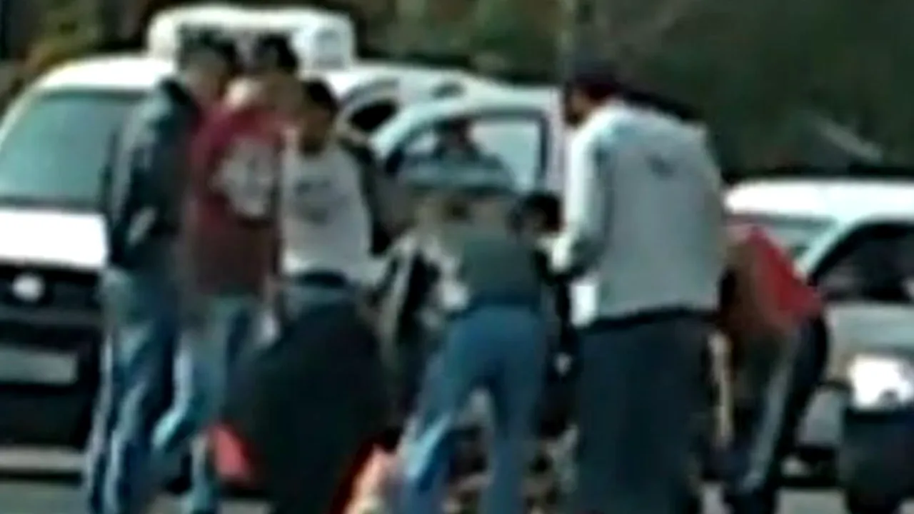Tânărul care A TÂLHĂRIT O FEMEIE LOVITĂ DE MAȘINĂ a fost condamnat la trei ani de închisoare - VIDEO