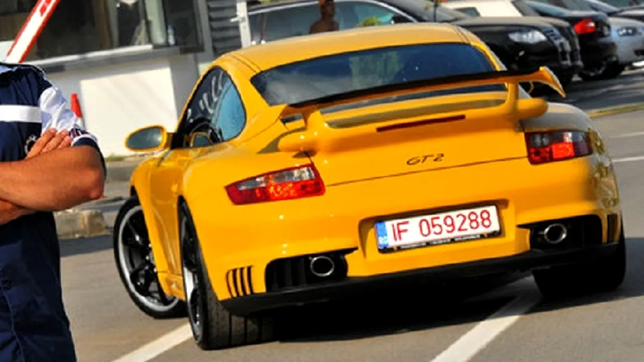 FOTOGRAFIA ȘMECHERULUI LA TINEREȚE. Cum cotizează sute de mii de șoferi la mașina lui de lux. EXCLUSIV