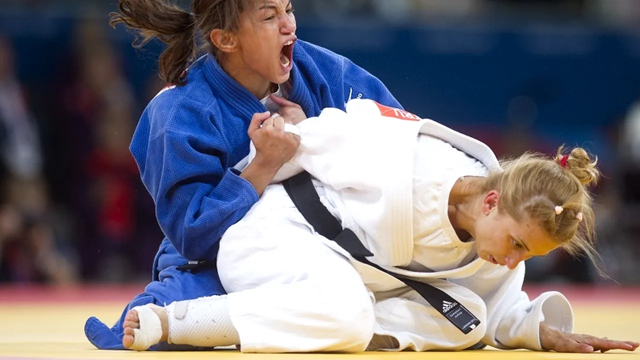 JOCURILE OLIMPICE 2012 LONDRA. Alina Dumitru spune că a suferit o accidentare la braț în timpul finalei