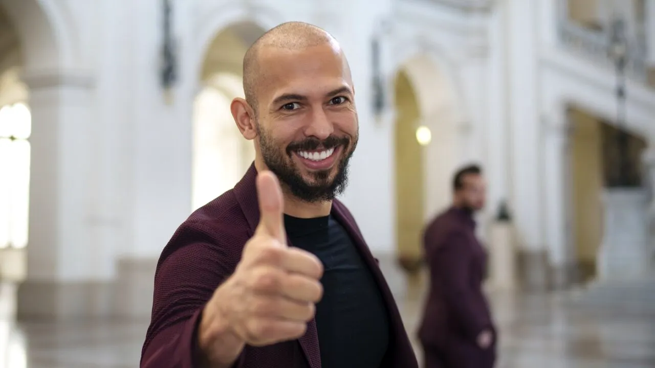 Andrew Tate, LIBER să circule în România. Tribunalul Bucureşti a înlocuit arestul la domiciliu cu controlul judiciar