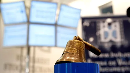 Bursa a deschis în scădere nesemnificativă, pe un rulaj foarte redus