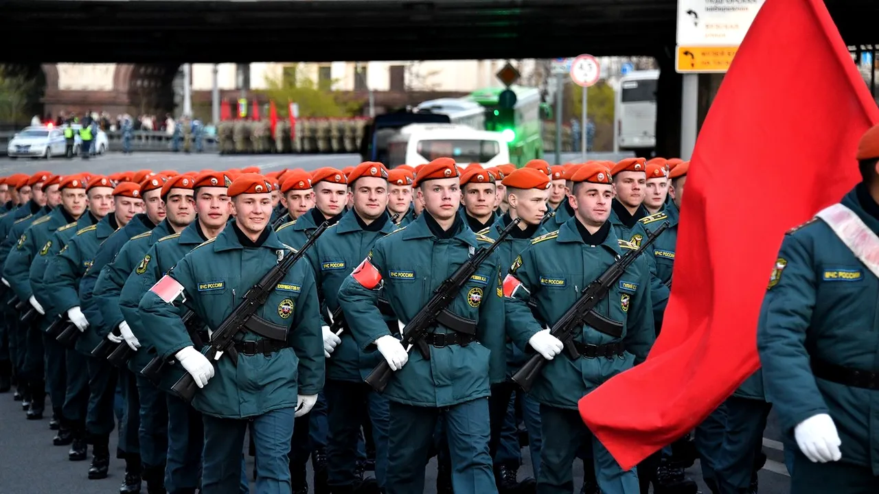 GALERIE FOTO | Parada de Ziua Victoriei la Moscova, între festivism și cinism. Lui Putin îi lipsește o victorie majoră în Ucraina, dar vrea să le transmită rușilor că totul este ”în grafic”
