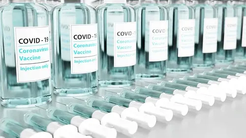 Șeful Moderna spune că a patra doză de vaccin anti-COVID va fi necesară în acest an