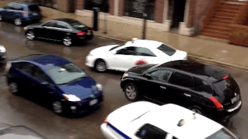 VIDEO: Ce a pățit un șofer care a vrut să fugă de la locul accidentului