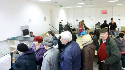 <span style='background-color: #dd9933; color: #fff; ' class='highlight text-uppercase'>ACTUALITATE</span> Acești 890.702 de PENSIONARI români vor primi o nouă CREȘTERE a pensiei, începând cu 1 ianuarie 2025