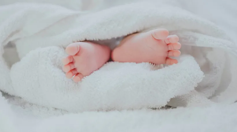 Un bebeluș din Caraș-Severin a murit în urma infectării cu COVID-19 la spitalul din Sibiu