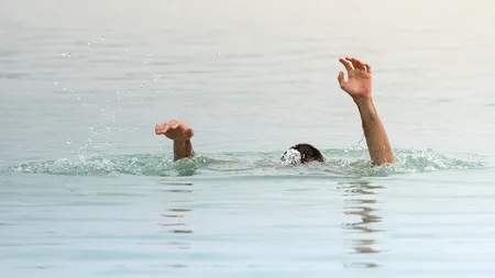 Un tânăr de 21 de ani și-a SACRIFICAT viața încercând să salveze o fată de la înec, chiar după ce s-a botezat