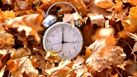 Când se dau CEASURILE înapoi cu o oră și de ce se întâmplă numai în zile de weekend