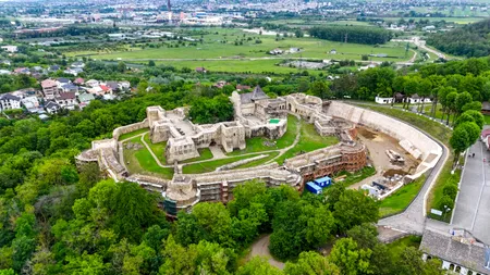 Gheorghe Șoldan anunță că încep LUCRĂRILE pentru eliminarea infiltrațiilor de apă la Cetatea de Scaun a Sucevei
