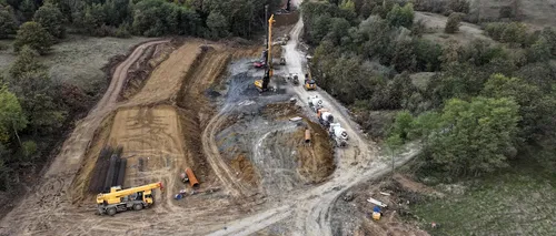 Autostrada LUGOJ-DEVA avansează în ritm susținut/DRDP a postat imagini cu stadiul LUCRĂRILOR