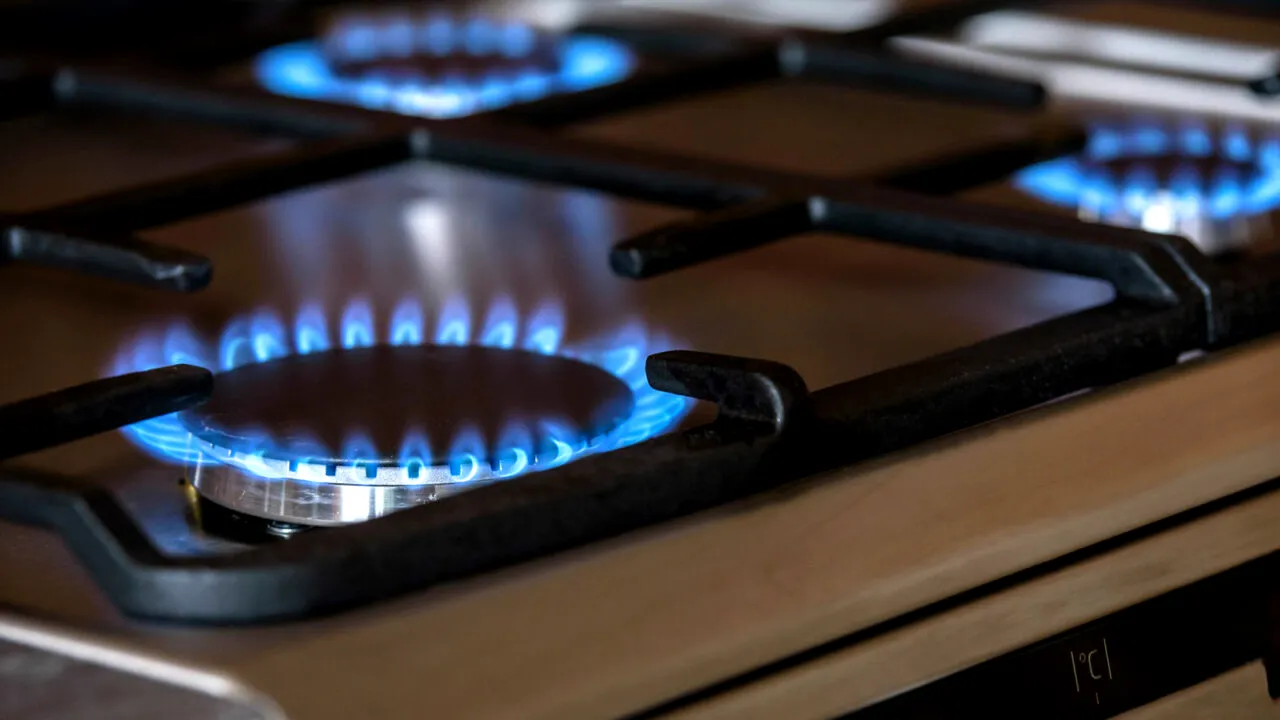Planul anti-criză energetică al Germaniei: statul plătește toate facturile la gaze ale consumatorilor casnici și plafonează prețul la energie până în aprilie 2024!
