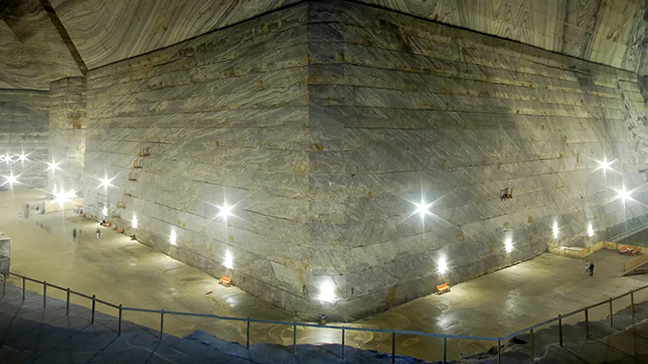 Probleme la una dintre cele mai frumoase saline din România. Decizie radicală luată azi de angajați