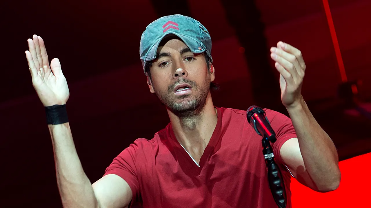 Primele imagini cu gemenii lui Enrique Iglesias și Annei Kournikova