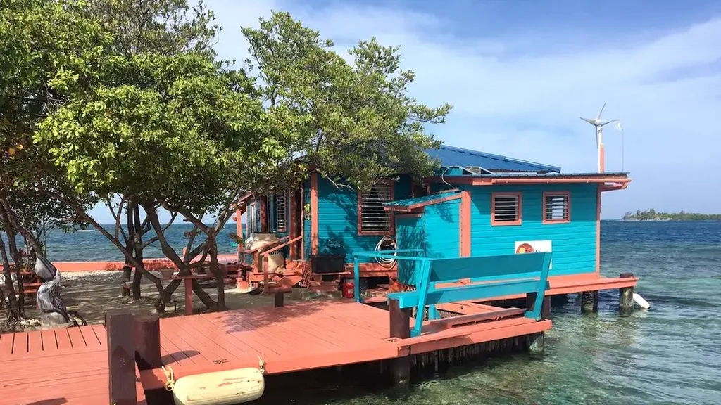 Insula din Arhipelagul Belize care se închiriază mai ieftin decât un apartament în Poiana Brașov! Ce conține pachetul