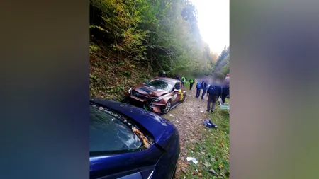 ACCIDENT grav la un raliu din Argeș. Un spectator a ajuns la spital, după ce a fost acroșat de un pilot