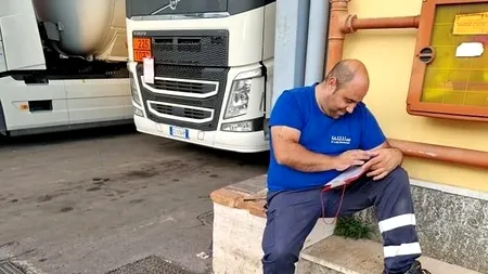 Caz ȘOCANT în Italia! Un șofer de TIR din Napoli a murit în timp ce conducea pe autostradă. Cum a reușit să evite o tragedie în ultima clipă