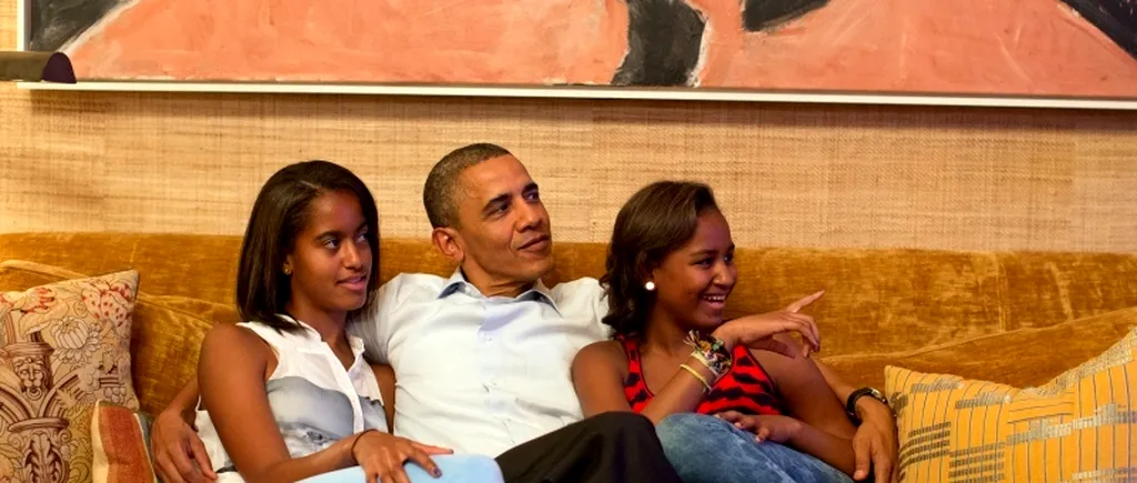Barack Obama a urmărit, de la Casa Albă, împreună cu fiicele sale discursul Primei Doamne de la Convenția Democrată