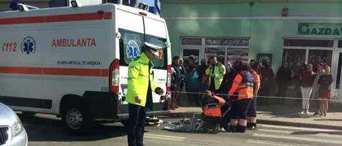 O femeie din Cluj-Napoca a fost spulberată de două mașini, după ce a traversat neregulamentar