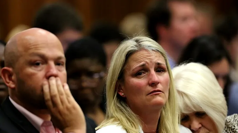 Familia modelului Reeva Steenkamp, mulțumită de pedeapsa primită de Oscar Pistorius