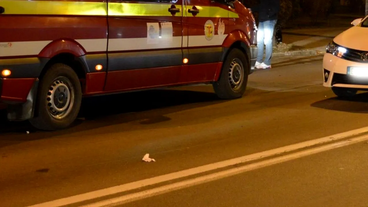 Ce pățește o femeie din Vrancea, după ce lovește un copil pe trecerea de pietoni. Polițiștii, obligați să intervină ca să o salveze