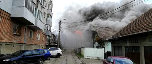 Un incendiu puternic s-a produs într-o casă din Timișoara - FOTO