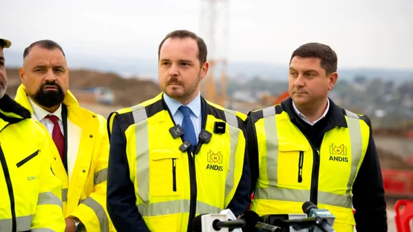 Ministrul Sănătăţii a verificat şantierul Spitalului de Urgenţă din Iaşi. Alexandru Rogobete crede că parterul va fi gata la finele acestui an