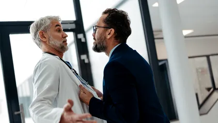 Scandal în Spitalul Colentina: Amenințări și înjurături între medici și familia unui pacient ce ar fi fost LEGAT de pat