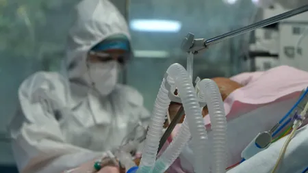 Un bărbat din Marea Britanie este internat de peste doi ani cu COVID 19. Este la al treilea Crăciun petrecut în spital