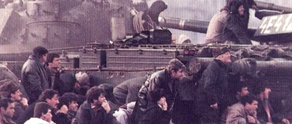 22 decembrie '89 - Fuga lui Ceaușescu și zeci de mii de oameni în stradă, sub tiruri de gloanțe