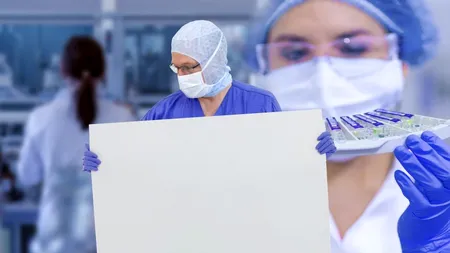 Primele doze de vaccin împotriva Covid-19 administrate la Timișoara. Doctorul Musta, după vaccinare: „Vom începe să ducem o viață normală”