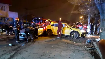 UPDATE Bolidul, filmat în trafic de un alt șofer cu ceva timp înaintea poducerii accidentului / Mașină de aproape 300.000 mii euro, distrusă pe străzile din Capitală în urma unui accident / Cui i-ar aparține - FOTO 