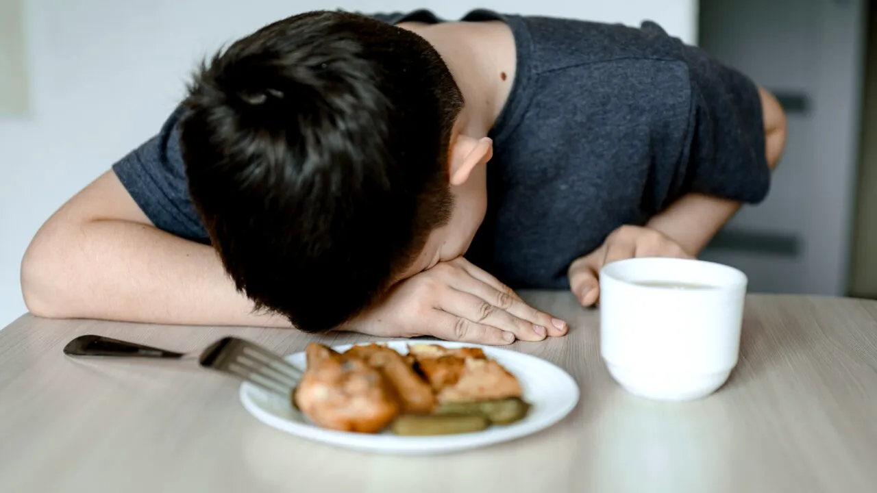 Cum și-a salvat o mamă fiul de 6 ani de la moarte. Medicii i-au zis inițial că ar fi doar „mofturos la mâncare”: „Am fost devastată”