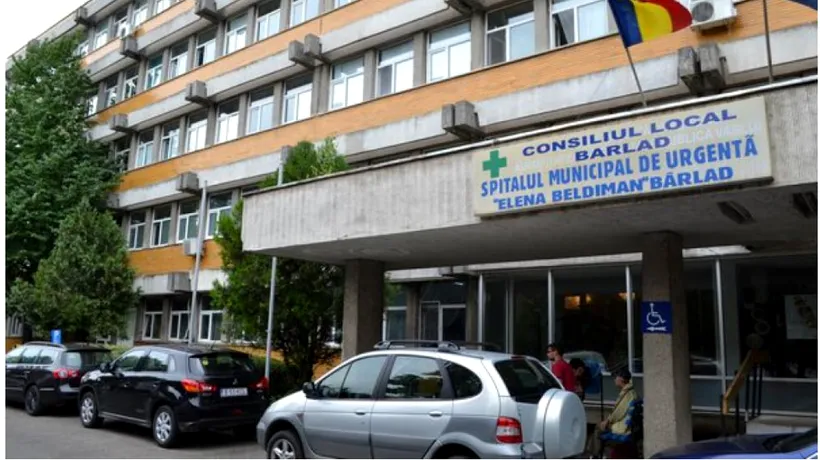 Bătrân din Bârlad, lăsat să stea 20 de ore pe holurile spitalului înainte de a fi internat