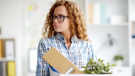 A venit cu 45 de minute mai devreme la serviciu, în fiecare zi, și a fost concediată. Instanța i-a dat dreptate angajatorului