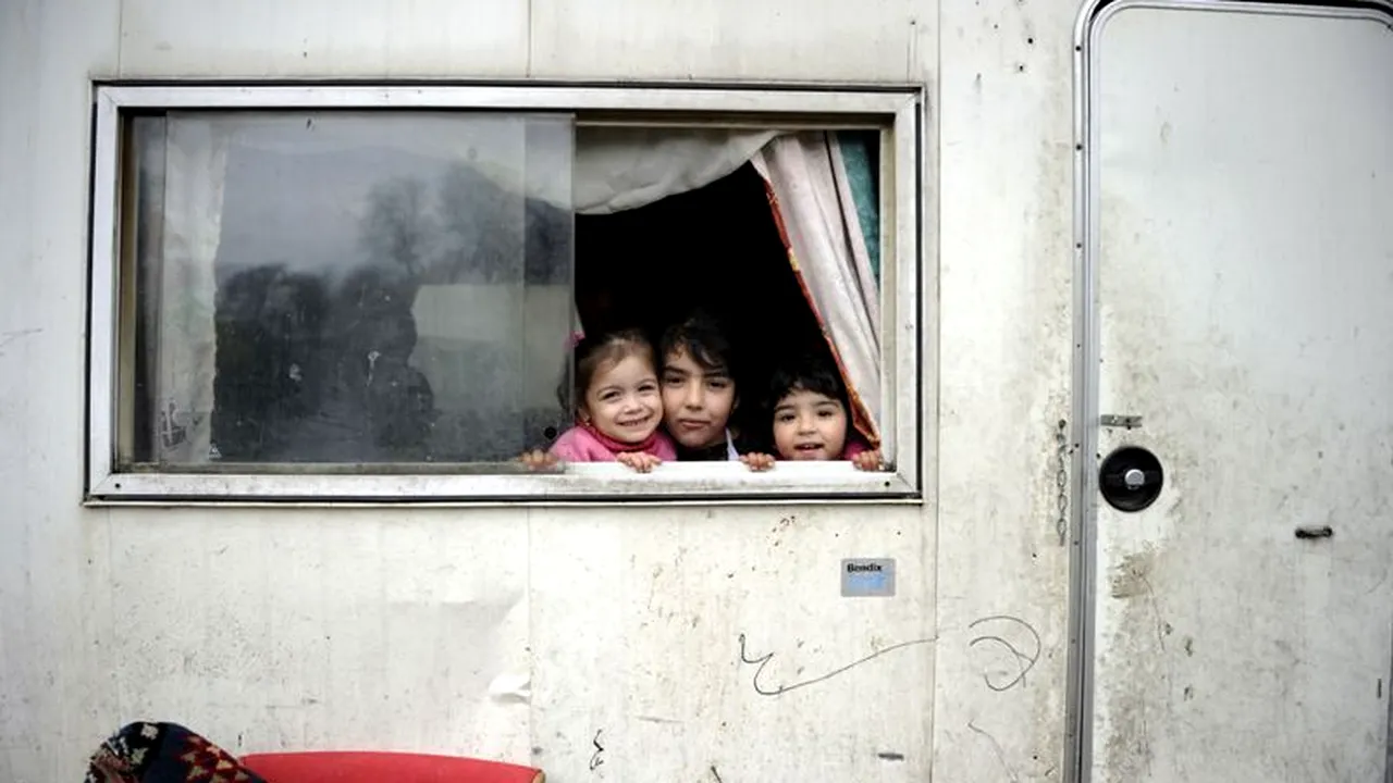 România, atacată de un deputat francez din cauza problemei romilor: 