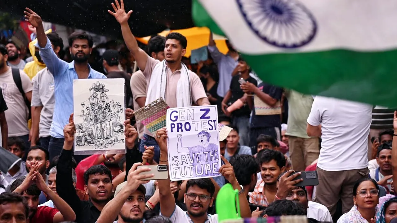 Ministrul Educației din India a demisionat după ce președintele s-a întors din vizita de la București. Cauzele care au forțat această mutare politică
