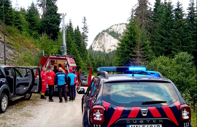 Bărbatul a fost preluat de o ambulanță SMURD din cadrul ISU Dâmbovița