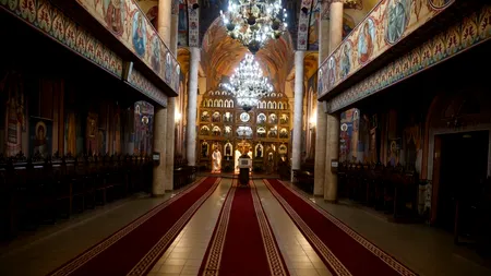 RELAXARE. Noi reguli privind slujbele religioase. Nu se vor oferi lingurițe de unică folosință pentru împărtășanie - DOCUMENT