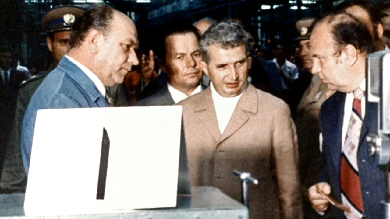 Meseria populară pe vremea lui Ceaușescu, dar care acum e pe cale de dispariție. Ion din Iași este unul dintre puținii români care o mai practică