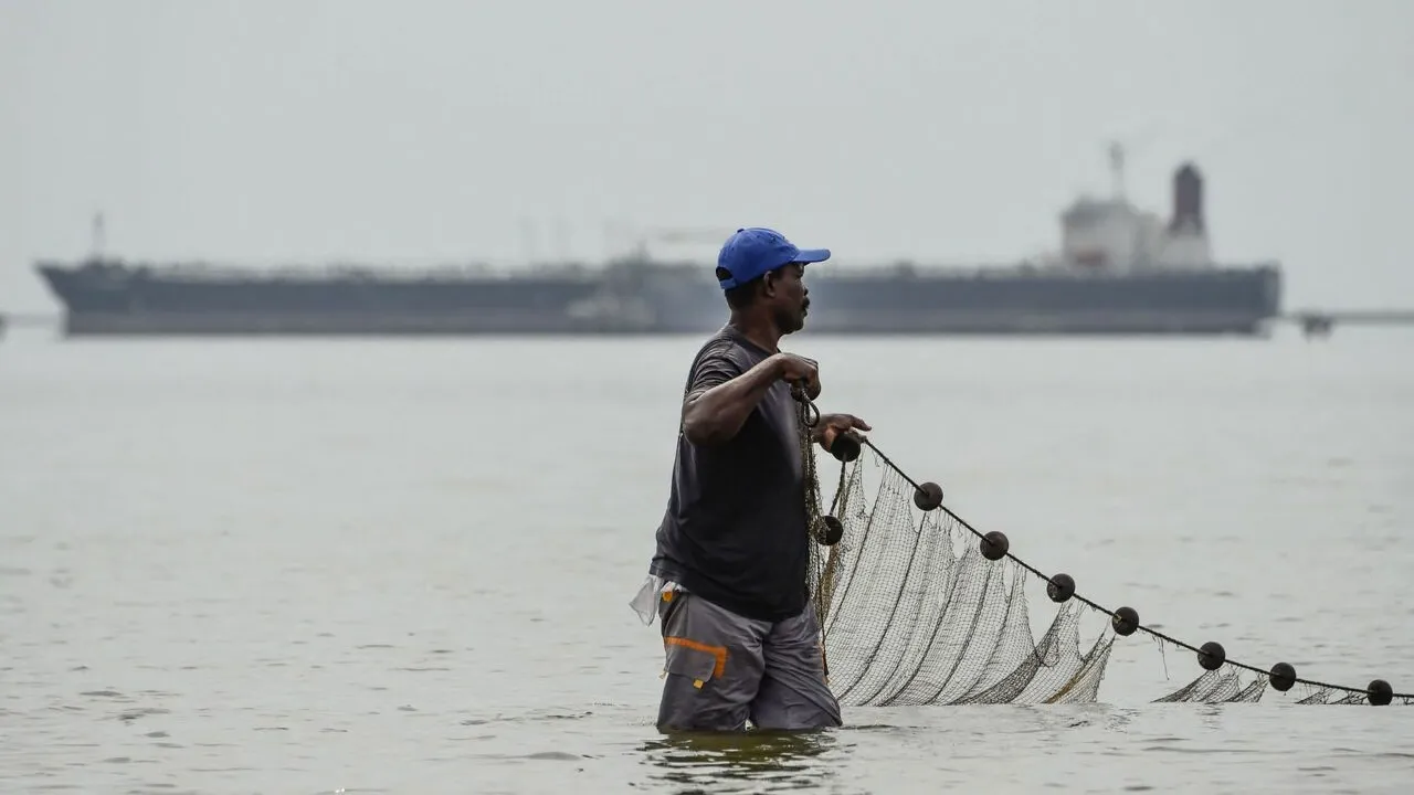 Venezuela pierde 1,2% din PIB după ce Donald Trump ANULEAZĂ acordul care permitea operațiunile companiei petroliere Chevron