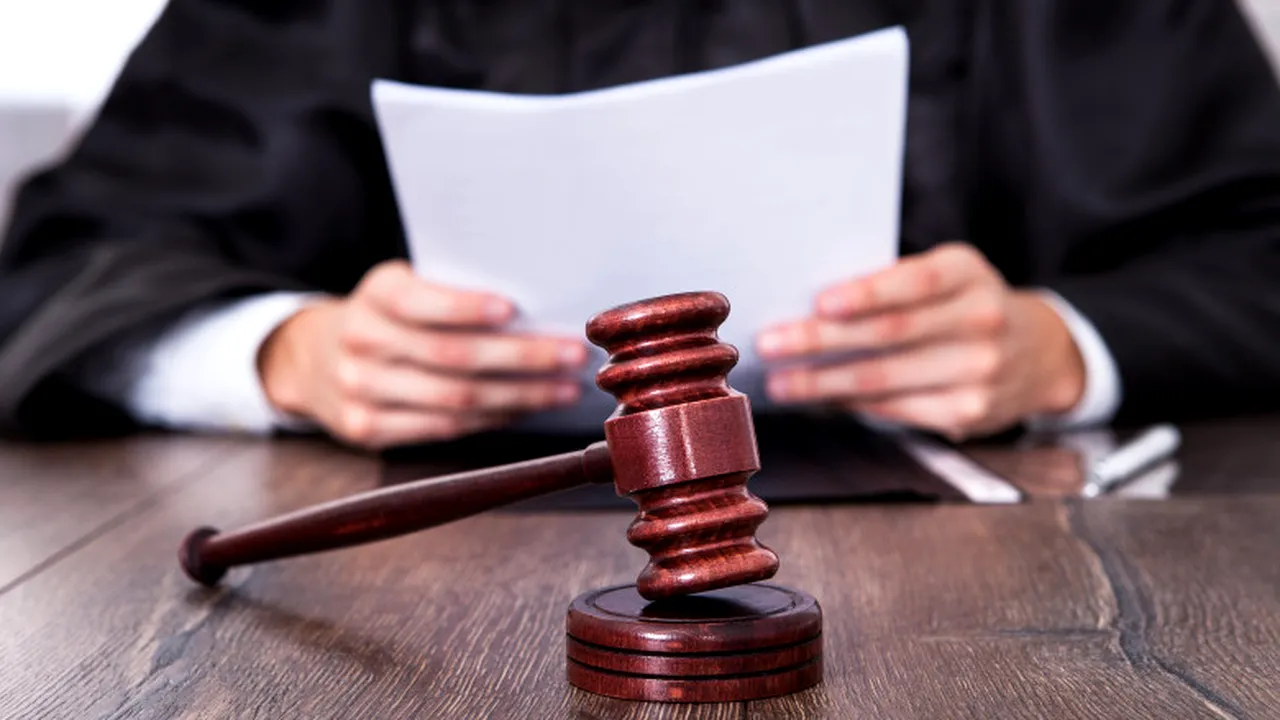 Procurorii voiau să închidă un bărbat care a furat 4 conserve de pește, dar judecătorii l-au eliberat