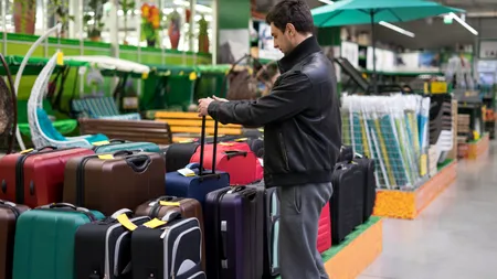 Un bărbat a fost arestat preventiv după ce a furat bagajele unor pasageri pe Aeroportul Otopeni